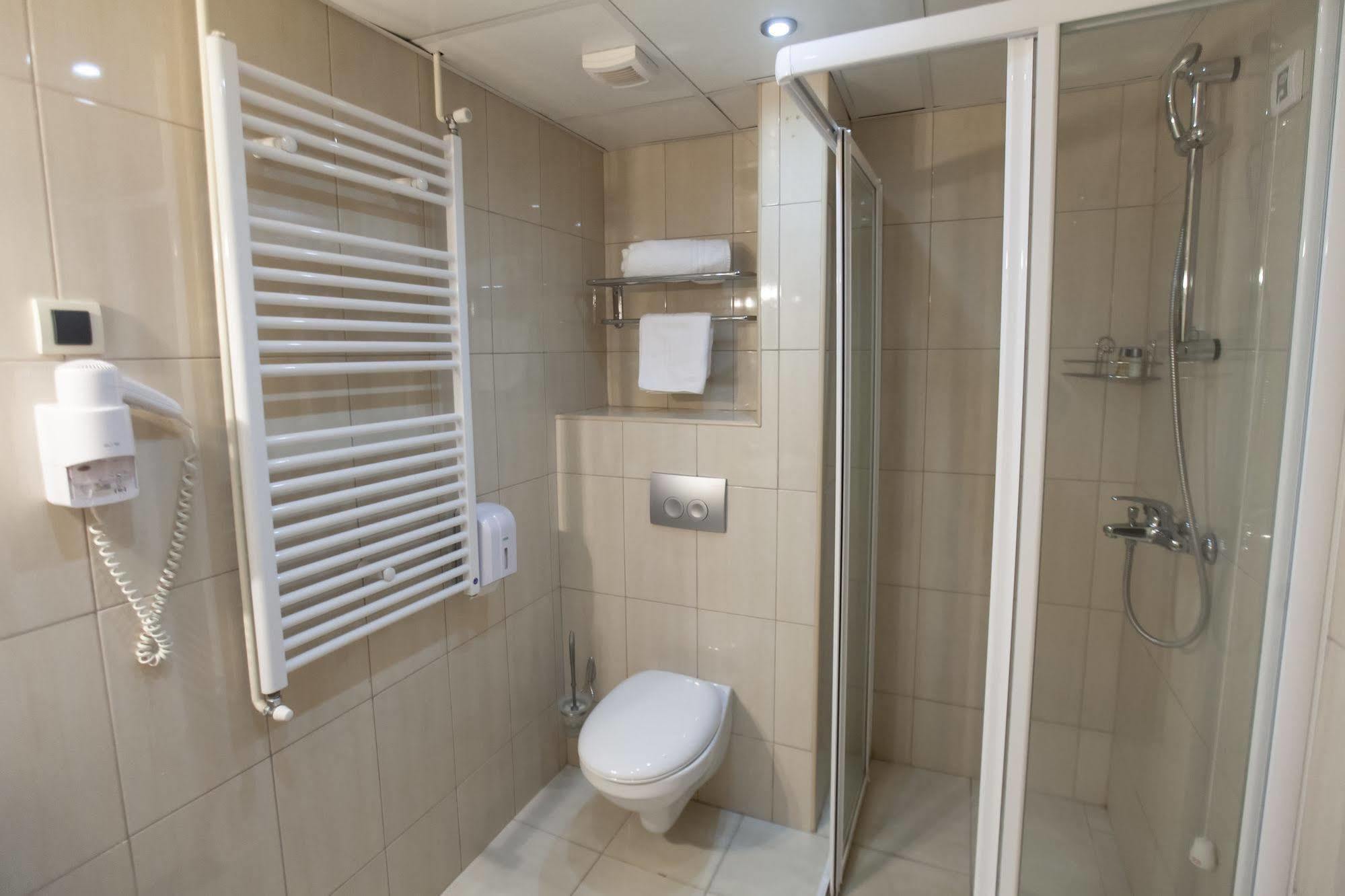 ורסאק Hotel Srbija מראה חיצוני תמונה