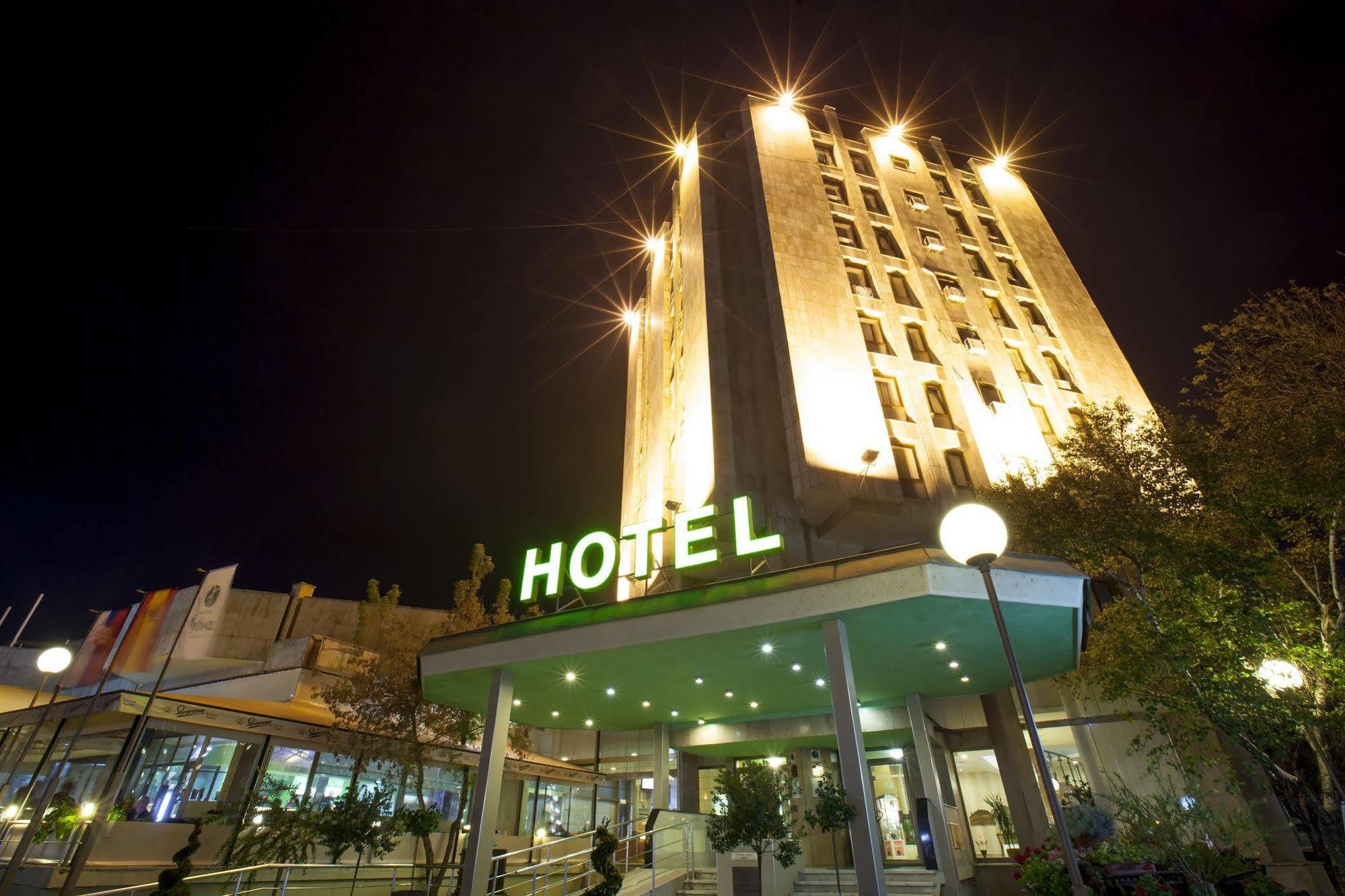 ורסאק Hotel Srbija מראה חיצוני תמונה
