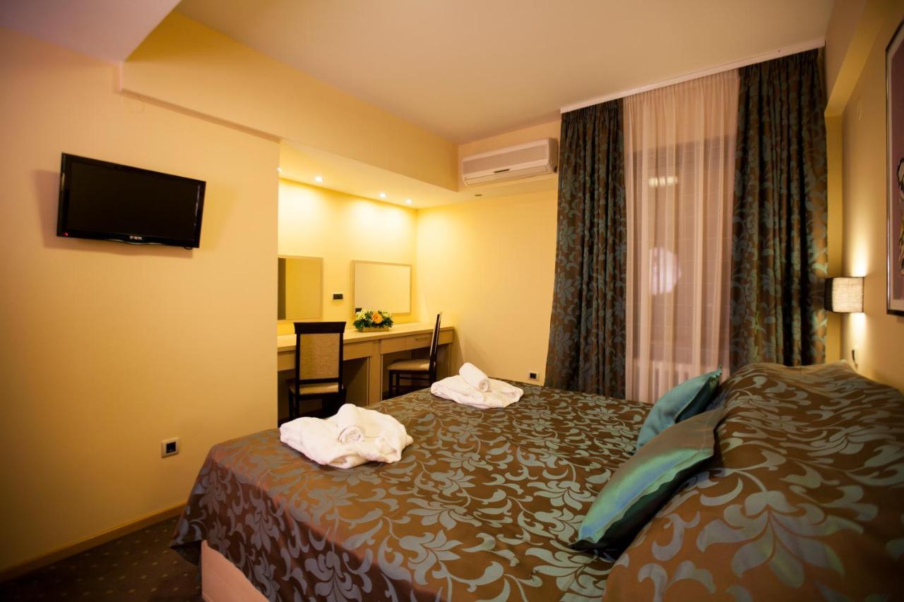 ורסאק Hotel Srbija מראה חיצוני תמונה